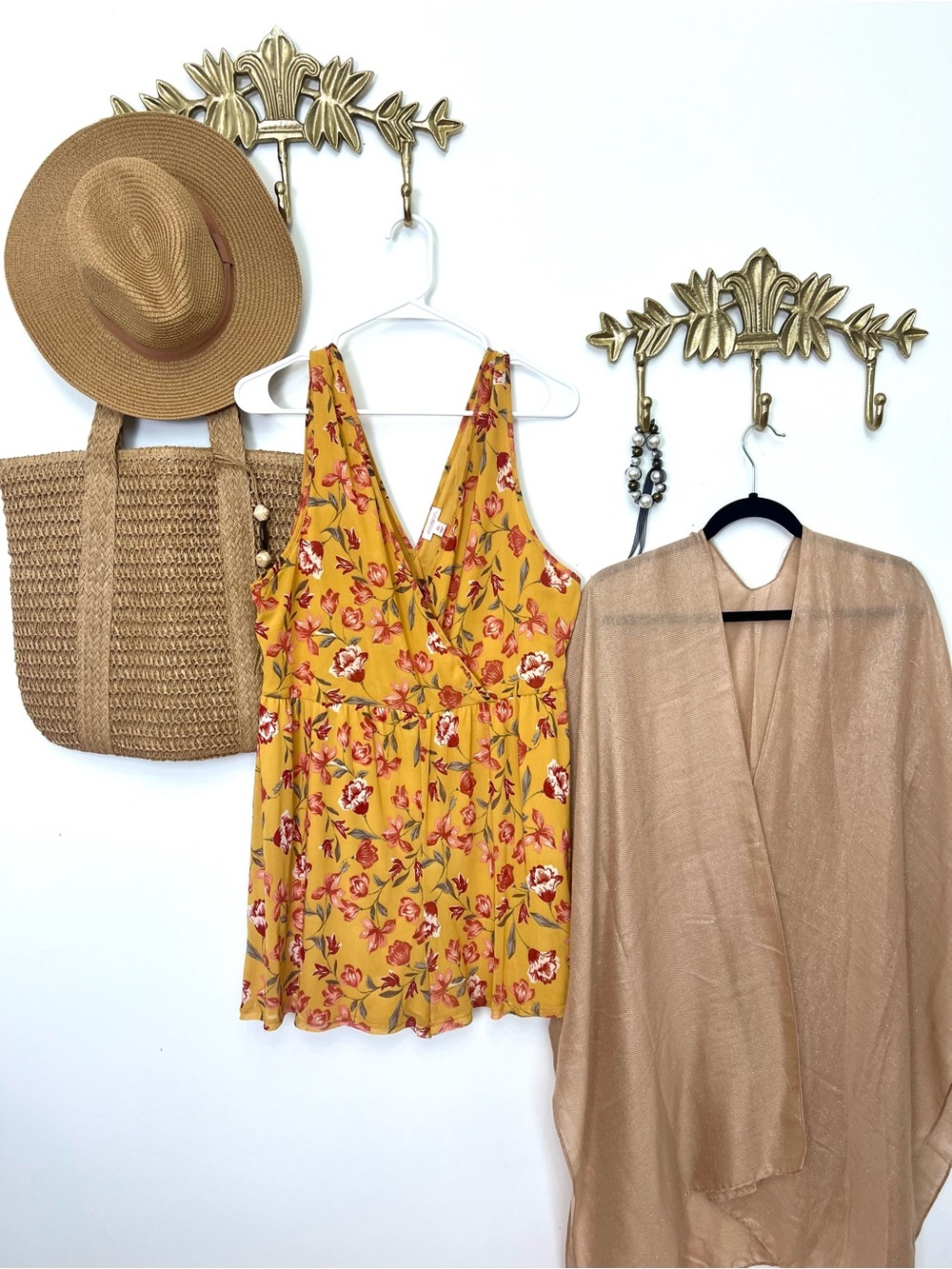 Floral Mustard Floral V-Neck Sleeveless romper shorts L